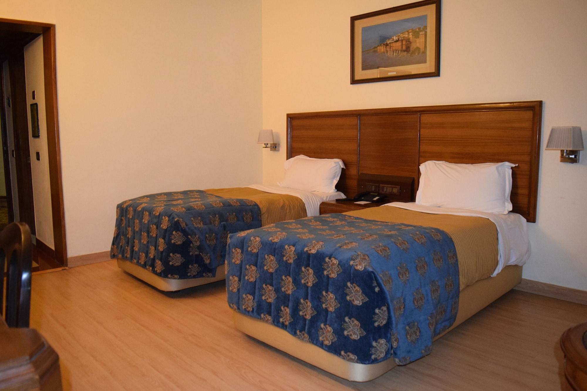 Hotel Samrat, Ню Делхи Екстериор снимка