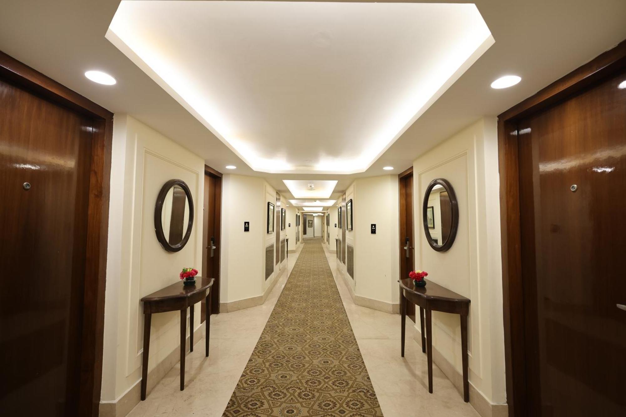 Hotel Samrat, Ню Делхи Екстериор снимка