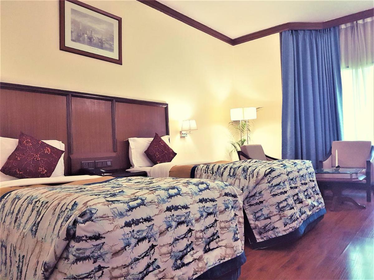 Hotel Samrat, Ню Делхи Екстериор снимка