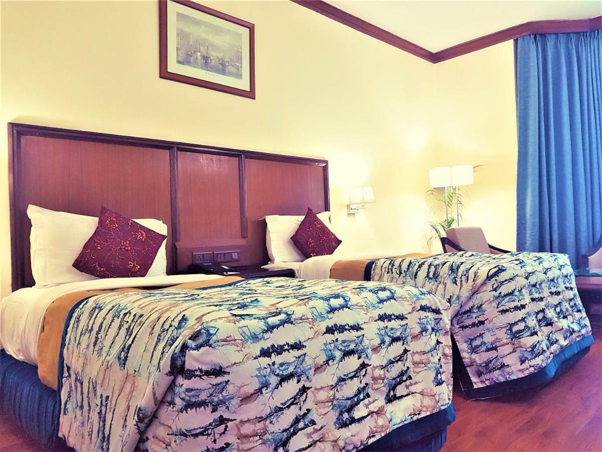 Hotel Samrat, Ню Делхи Екстериор снимка