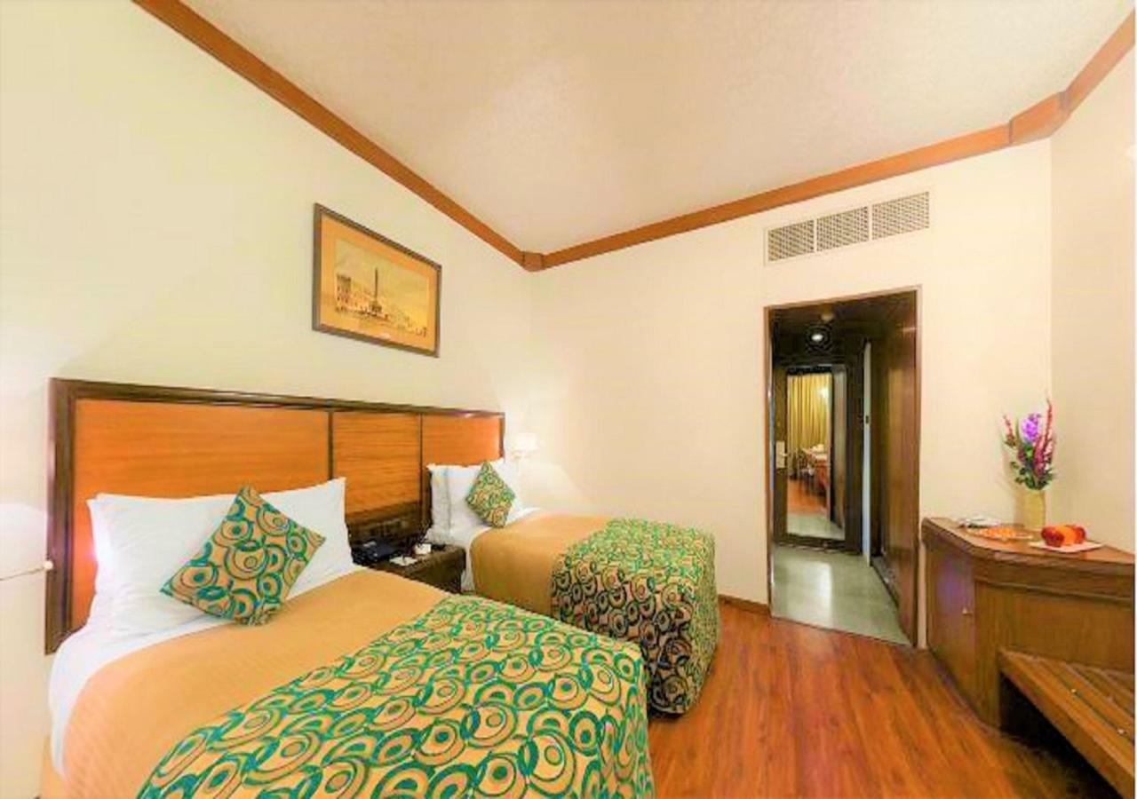 Hotel Samrat, Ню Делхи Екстериор снимка