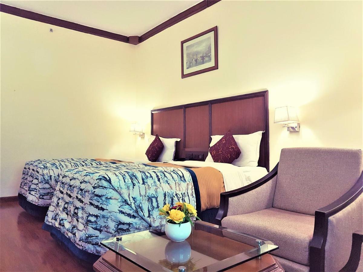 Hotel Samrat, Ню Делхи Екстериор снимка